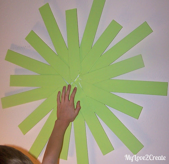 How to make a sunburst mirror from old blinds, MyLove2Create