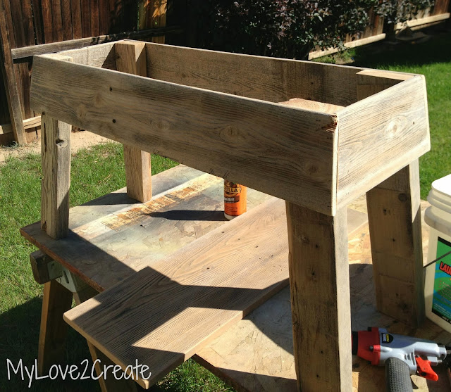 MyLove2Create, Old Fence Wood Bench