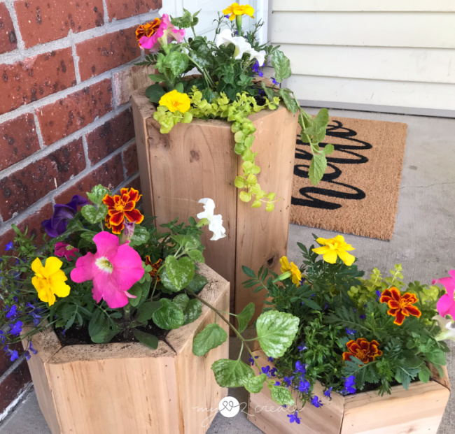 DIY Hexagon Porch Plangers, MyLove2Create