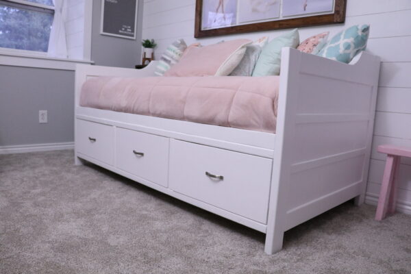 DIY Day Bed with storage Drawers, MyLove2Create